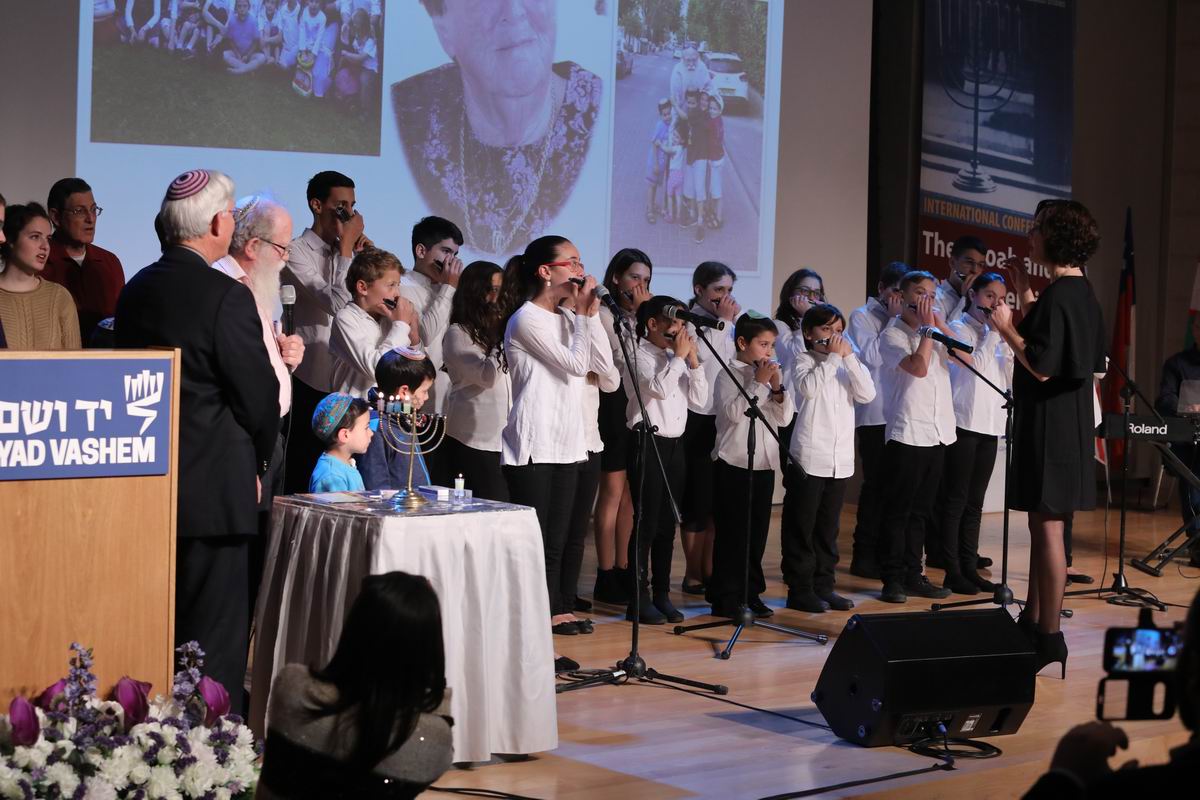 The Ramat Gan Municipality Children’s Harmonica Orchestra delighted the audience with their performance of traditional Jewish melodies